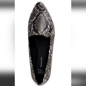 Snakeskin Pointed Toe Flats 8 Memory Foam